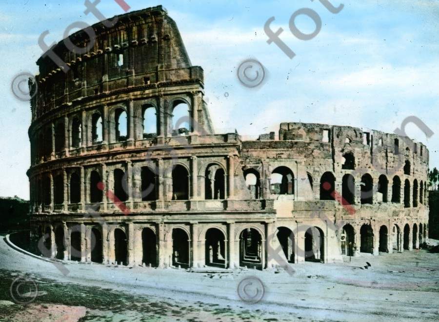 Fassade des Kolosseums | Facade of the Coliseum - Foto simon-107-039b.jpg | foticon.de - Bilddatenbank für Motive aus Geschichte und Kultur